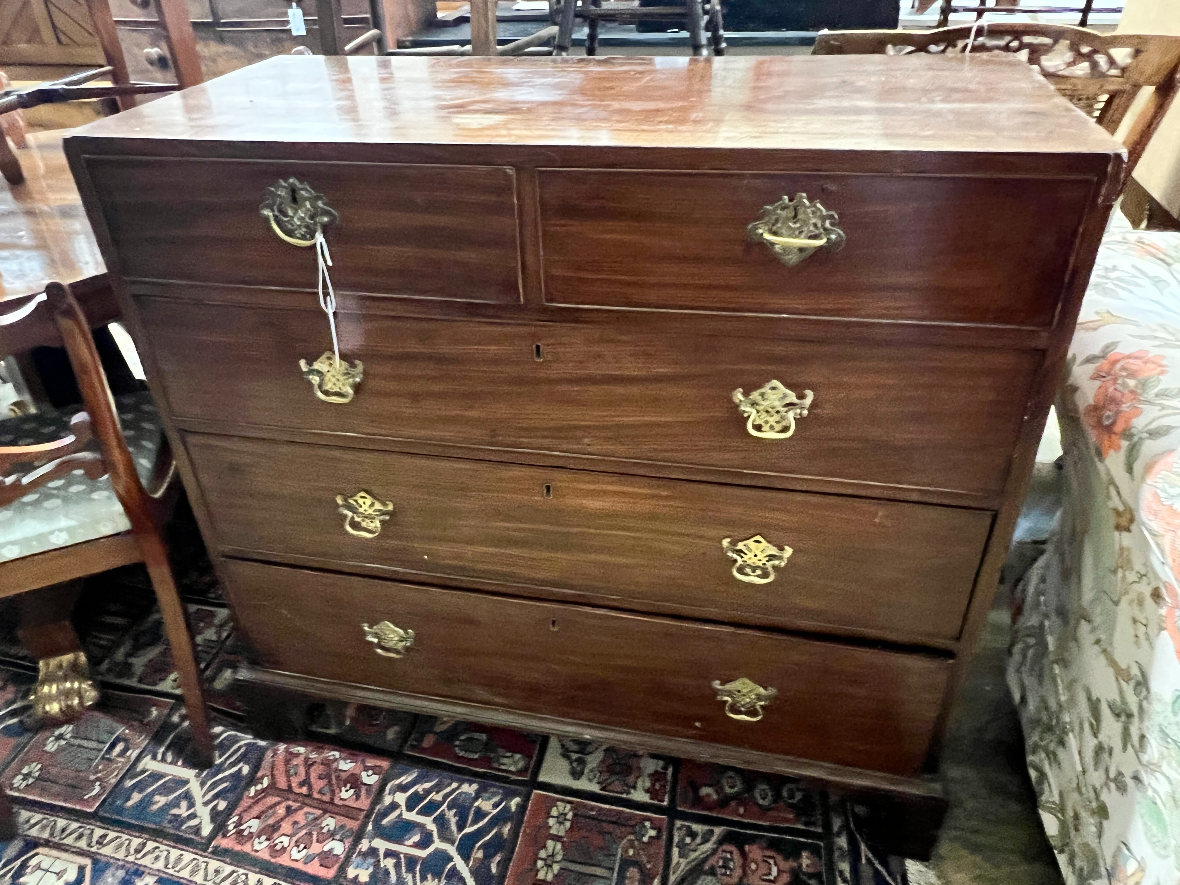 A George III mahogany chest of drawers, width 102cm, depth 47cm, height 97cm